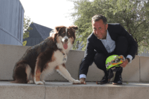 Felix Wilde mit Hund Henry